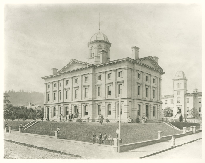 Pioneer Courthouse and the old public school to the west. Pioneer Courthouse and the old public school to the west.